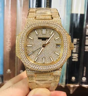 Replica Patek Philippe Nautilus Jumbo 5719/10G-010 DM Factory 1:1 Best Edition, Yellow Gold & Diamonds, Diamond Dial, Yellow Gold & Diamonds Bracelet, SWISS Patek Philippe 324SC Automatic Movement