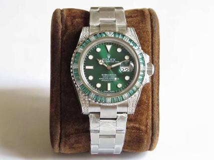 Replica Rolex Submariner Date 116610LV Noob Factory V9S 1:1 Best Edition, Stainless Steel 904L & Diamonds, Diamond Bezel, Green Dial, Stainless Steel 904L Bracelet/Green Leather Strap, SWISS ETA 2836-2 Automatic Movement